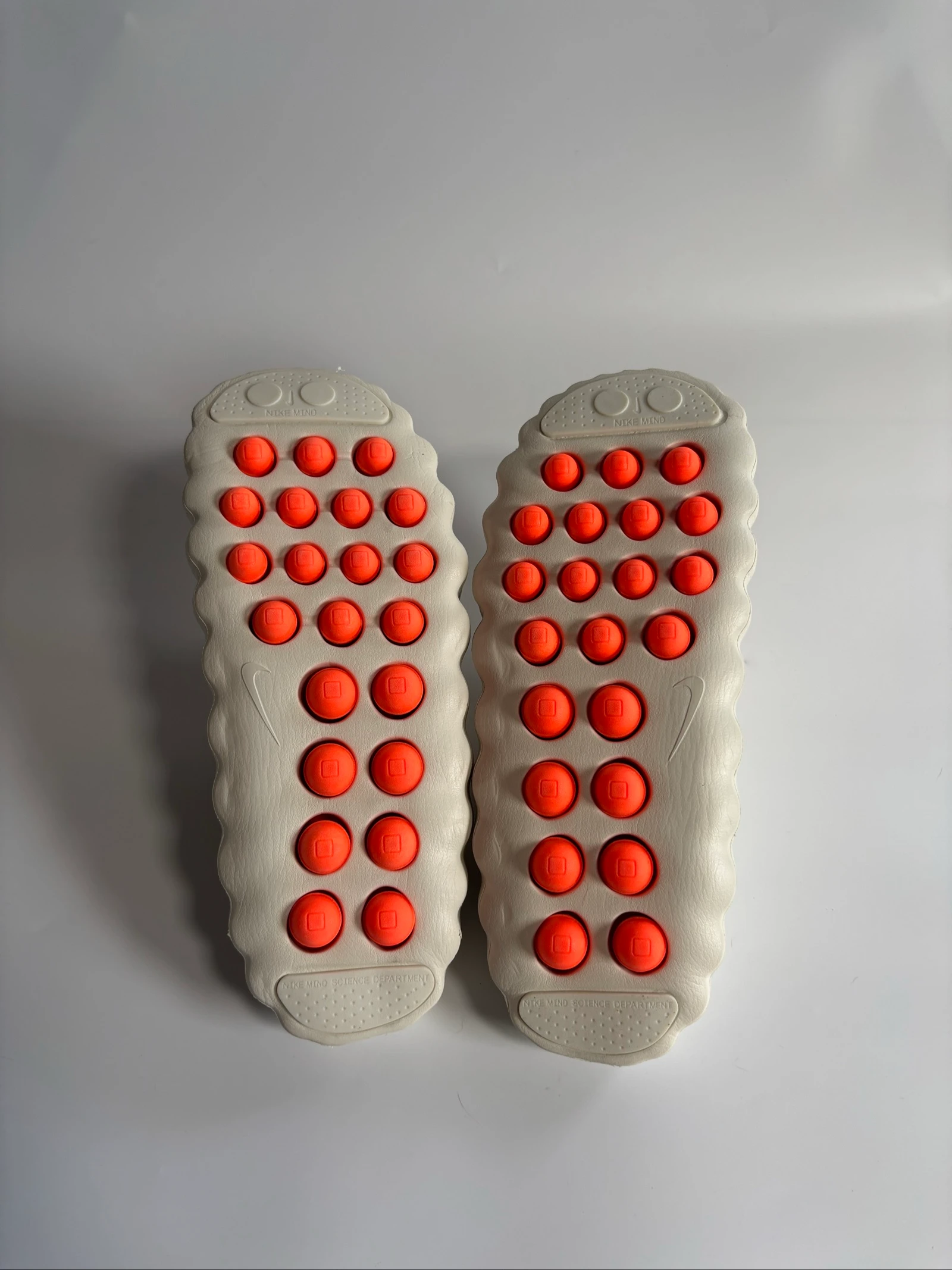 Nike Mind 001 Sail and Hyper Crimson - NUEVO - Talla 42 – photo 5